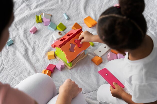 Jak metoda Montessori wspiera rozwój samodzielności u najmłodszych dzieci